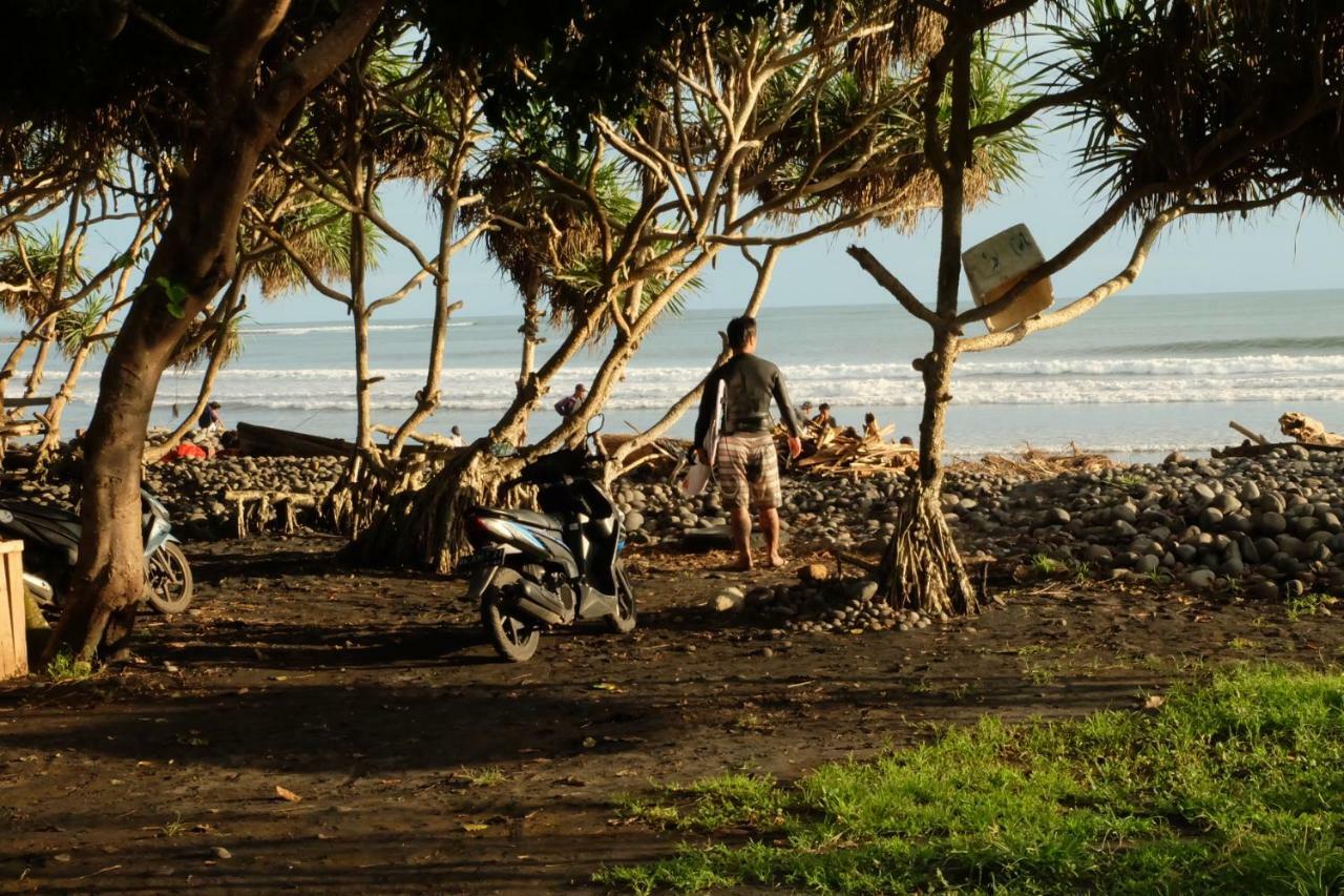 The Nyamo Surf & Stay Pulukan Exterior foto